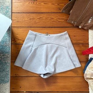 seek the label skort